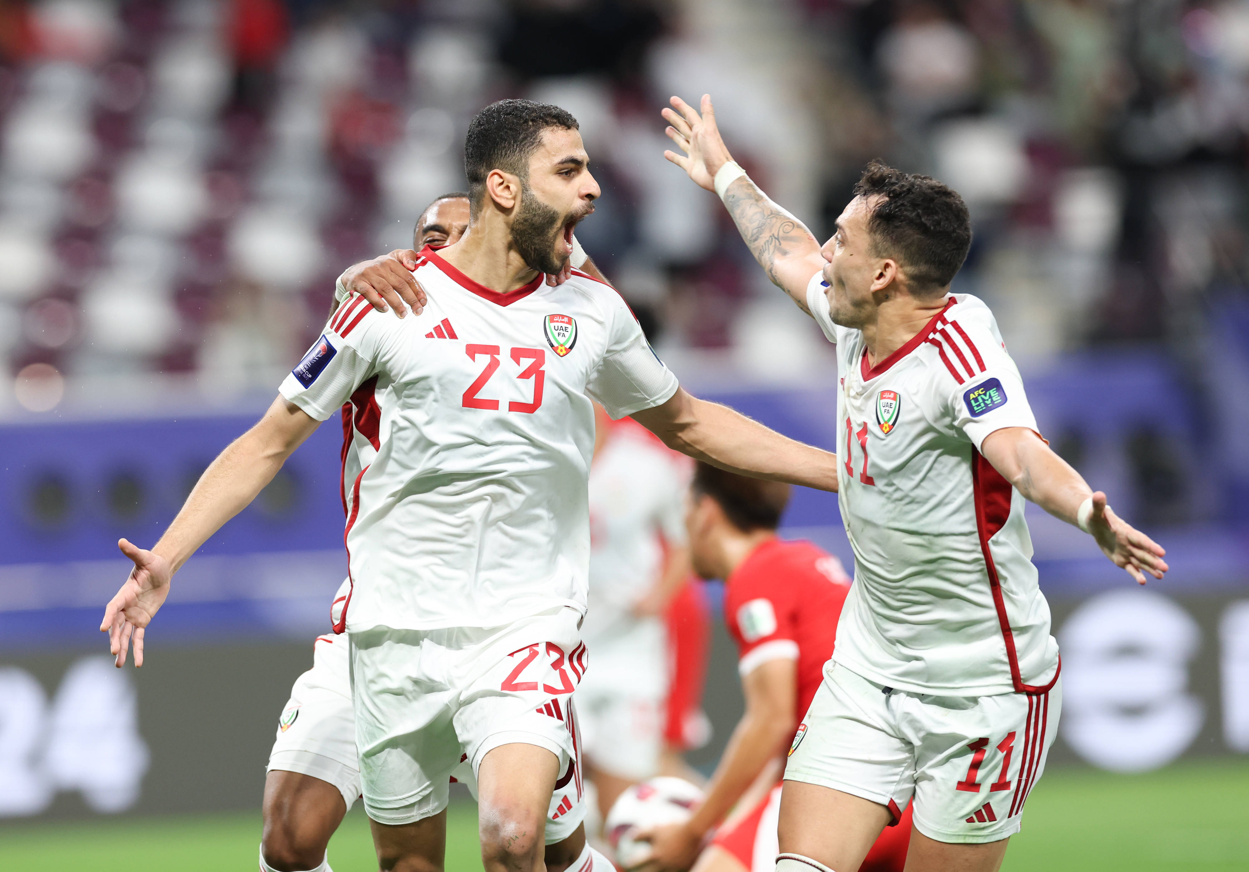 今晚体能课后；巴黎圣日耳曼状态回暖备战社区盾；引发热议；阵容厚度经受考验(埃梅里执教巴黎圣日耳曼表现最好)-爱游戏体育