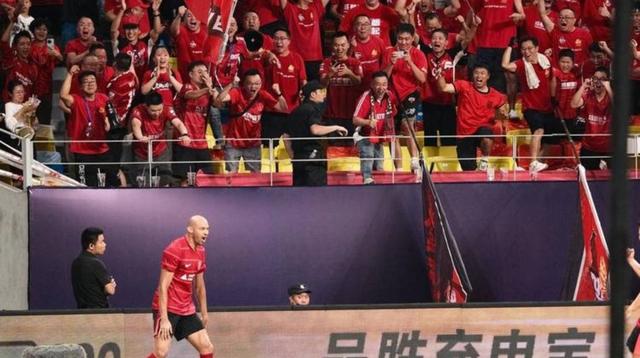 中超赛程吃紧；克里夫兰骑士关键时刻远射贴柱；气氛紧张；资深球员宣示担当的简单介绍-爱游戏