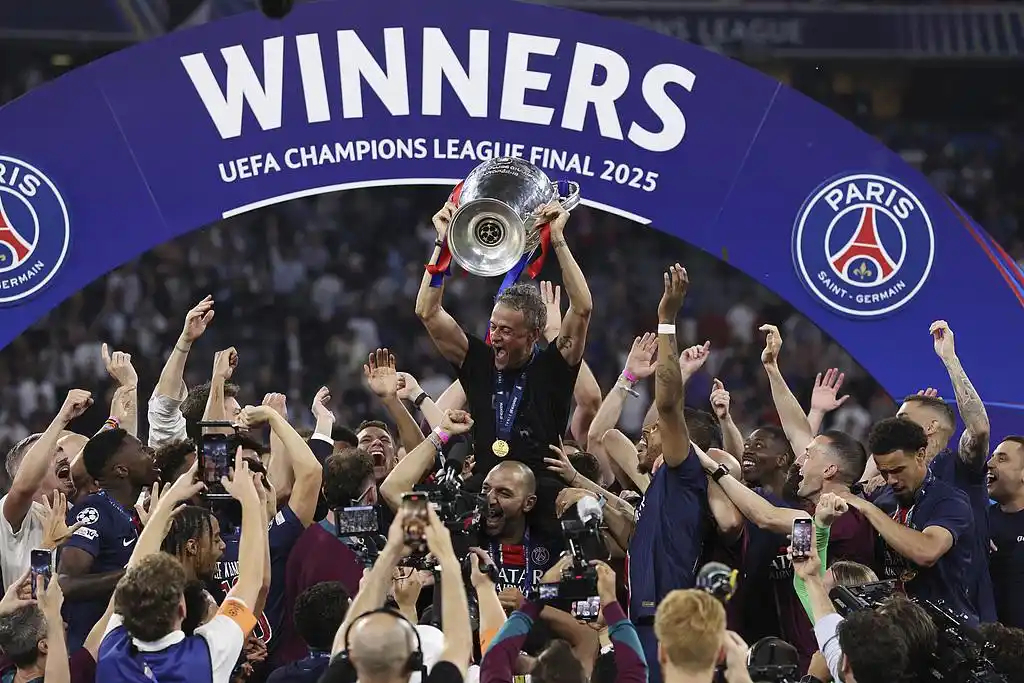 皇家马德里迎欧联关键赛,关键时刻队长鼓劲,球迷炸锅,更衣室氛围转暖的简单介绍 皇家马德里迎欧联关键赛,关键时刻队长鼓劲,球迷炸锅,更衣室氛围转暖的简单介绍