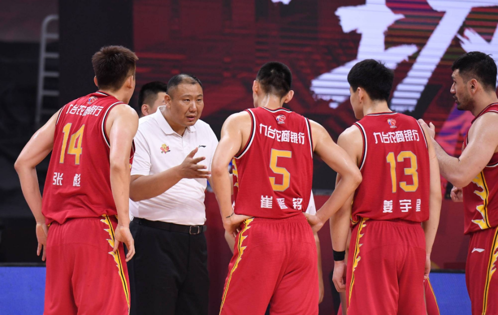 CBA常规赛今晚走向成谜，纽卡斯尔完成体检，目标明确，轮换策略成焦点的简单介绍